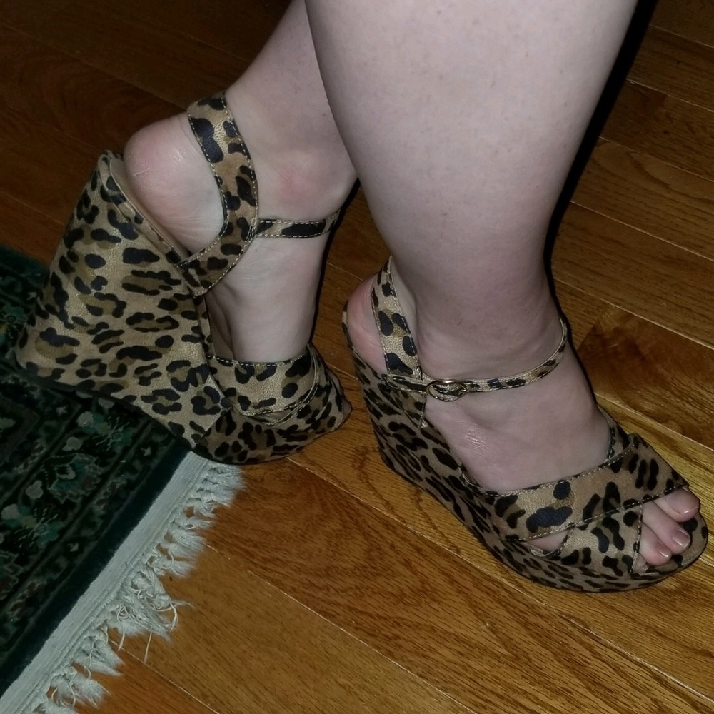 Leopard print vintage heels